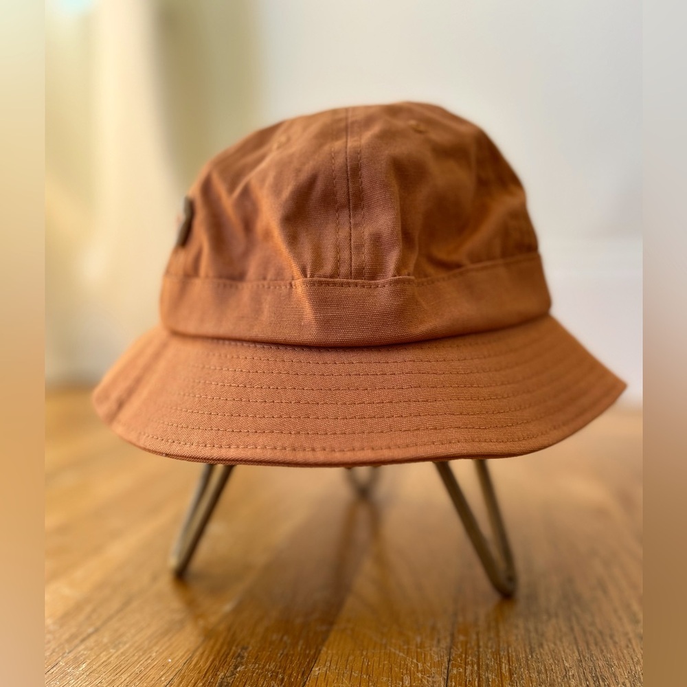 NWOT Banks Journal Bucket Hat